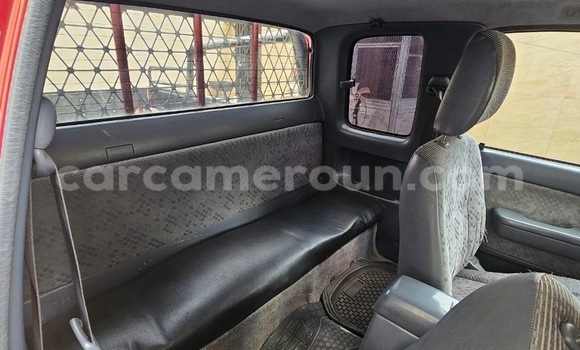 Acheter Neuf Voiture Toyota Pickup Rouge à Douala, Littoral Cameroon Acheter Neuf Voiture Toyota Pickup Rouge à Douala, Littoral Cameroon