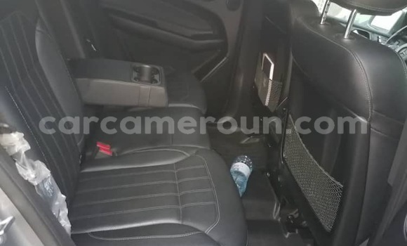 Sayi Imported Mercedes‒Benz GLE Azurfa Mota in Douala a Ƙasar Kamaru Sayi Imported Mercedes‒Benz GLE Azurfa Mota in Douala a Ƙasar Kamaru