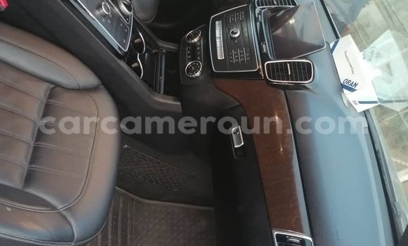 Sayi Imported Mercedes‒Benz GLE Azurfa Mota in Douala a Ƙasar Kamaru Sayi Imported Mercedes‒Benz GLE Azurfa Mota in Douala a Ƙasar Kamaru