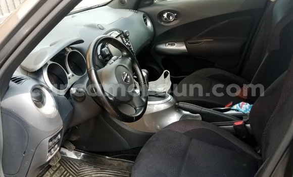 Sayi Na hannu Nissan Juke Azurfa Mota in Douala a Ƙasar Kamaru Sayi Na hannu Nissan Juke Azurfa Mota in Douala a Ƙasar Kamaru