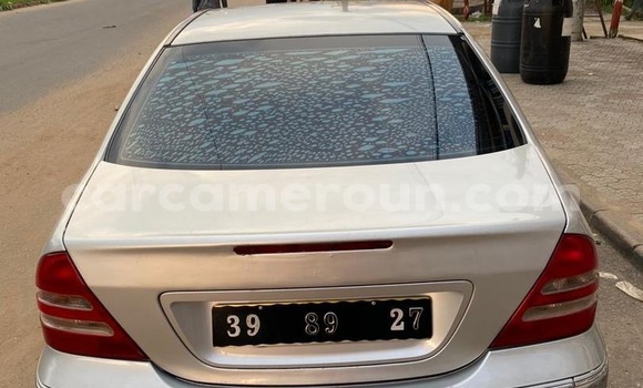 Sayi Imported Mercedes‒Benz C–Class Azurfa Mota in Douala a Ƙasar Kamaru Sayi Imported Mercedes‒Benz C–Class Azurfa Mota in Douala a Ƙasar Kamaru