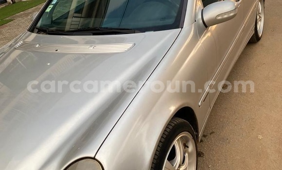 Sayi Imported Mercedes‒Benz C–Class Azurfa Mota in Douala a Ƙasar Kamaru Sayi Imported Mercedes‒Benz C–Class Azurfa Mota in Douala a Ƙasar Kamaru