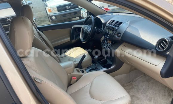 Acheter Occasion Voiture Toyota RAV4 Beige à Douala, Littoral Cameroon Acheter Occasion Voiture Toyota RAV4 Beige à Douala, Littoral Cameroon