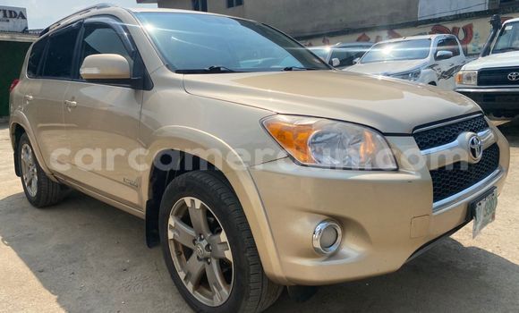 Acheter Occasion Voiture Toyota RAV4 Beige à Douala, Littoral Cameroon Acheter Occasion Voiture Toyota RAV4 Beige à Douala, Littoral Cameroon
