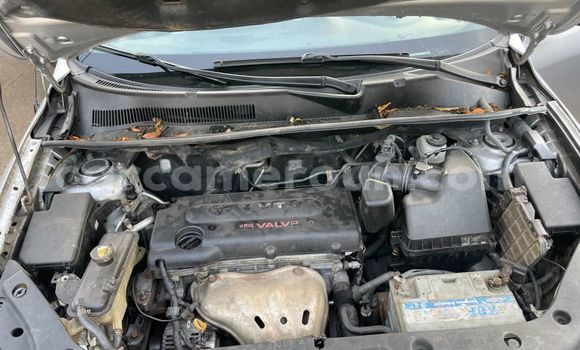 Sayi Na hannu Toyota RAV4 Azurfa Mota in Douala a Ƙasar Kamaru Sayi Na hannu Toyota RAV4 Azurfa Mota in Douala a Ƙasar Kamaru