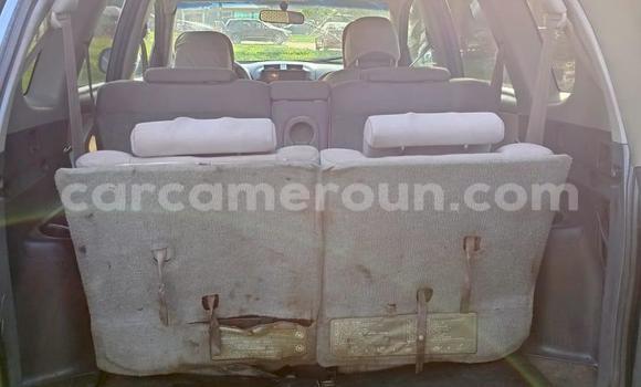 Sayi Na hannu Toyota RAV4 Blue Mota in Douala a Ƙasar Kamaru Sayi Na hannu Toyota RAV4 Blue Mota in Douala a Ƙasar Kamaru