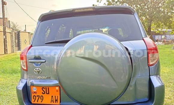 Sayi Na hannu Toyota RAV4 Blue Mota in Douala a Ƙasar Kamaru Sayi Na hannu Toyota RAV4 Blue Mota in Douala a Ƙasar Kamaru