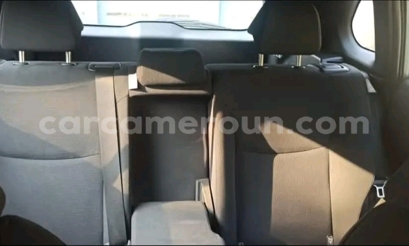 Sayi Na hannu Toyota Corolla Cross Blue Mota in Douala a Ƙasar Kamaru Sayi Na hannu Toyota Corolla Cross Blue Mota in Douala a Ƙasar Kamaru