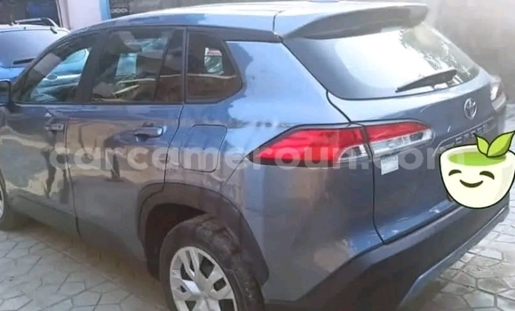 Sayi Na hannu Toyota Corolla Cross Blue Mota in Douala a Ƙasar Kamaru Sayi Na hannu Toyota Corolla Cross Blue Mota in Douala a Ƙasar Kamaru
