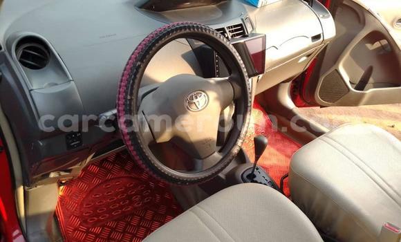 Sayi Na hannu Toyota Vitz Red Mota in Yaounde a Babban Kamaru Sayi Na hannu Toyota Vitz Red Mota in Yaounde a Babban Kamaru