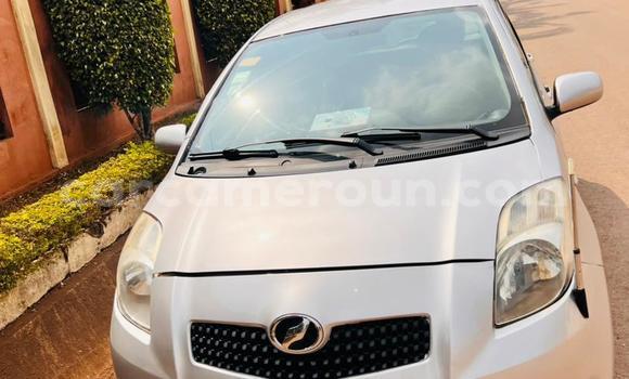 Sayi Na hannu Toyota Vitz Azurfa Mota in Yaounde a Babban Kamaru