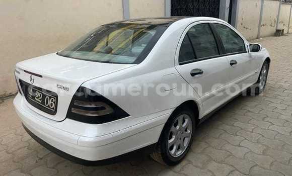 Sayi Na hannu Mercedes‒Benz KOMPRESSOR White Mota in Douala a Ƙasar Kamaru Sayi Na hannu Mercedes‒Benz KOMPRESSOR White Mota in Douala a Ƙasar Kamaru