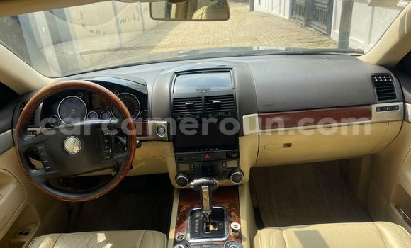 Sayi Na hannu Volkswagen Touareg Black Mota in Douala a Ƙasar Kamaru Sayi Na hannu Volkswagen Touareg Black Mota in Douala a Ƙasar Kamaru