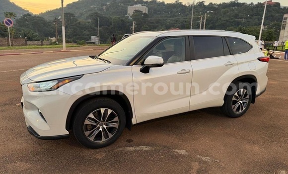 Acheter Neuf Voiture Toyota Highlander Blanc à Yaoundé, Central Cameroon Acheter Neuf Voiture Toyota Highlander Blanc à Yaoundé, Central Cameroon
