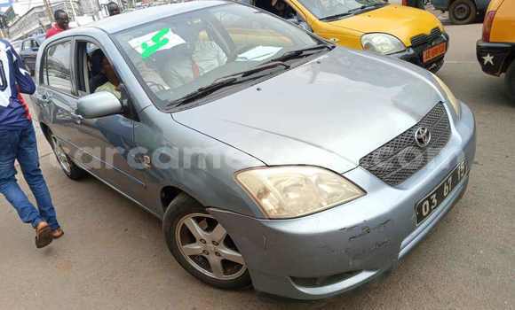 Sayi Na hannu Toyota Corolla Azurfa Mota in Yaounde a Babban Kamaru Sayi Na hannu Toyota Corolla Azurfa Mota in Yaounde a Babban Kamaru