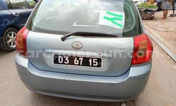 Sayi Na hannu Toyota Corolla Azurfa Mota in Yaounde a Babban Kamaru Sayi Na hannu Toyota Corolla Azurfa Mota in Yaounde a Babban Kamaru