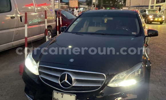 Acheter Import Voiture Mercedes‒Benz E–Class Noir à Douala, Littoral Cameroon