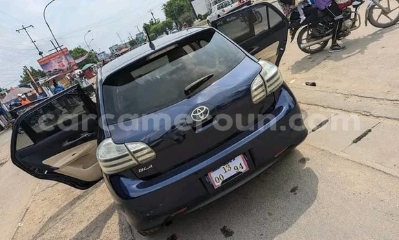 Sayi Na hannu Toyota Blade Blue Mota in Douala a Ƙasar Kamaru Sayi Na hannu Toyota Blade Blue Mota in Douala a Ƙasar Kamaru