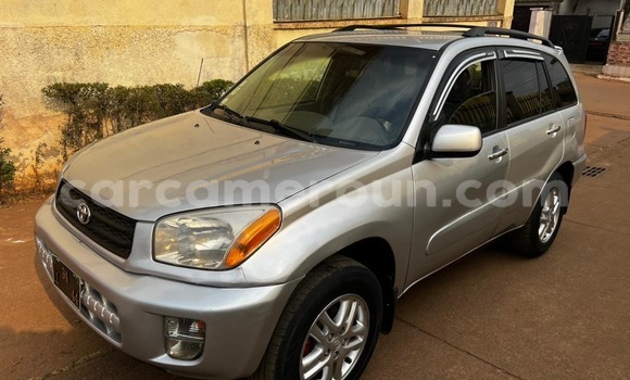 Sayi Na hannu Toyota RAV4 Azurfa Mota in Yaounde a Babban Kamaru