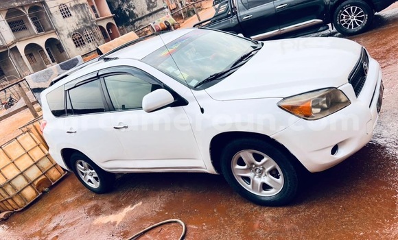 Buy Used Toyota RAV4 White Car in Yaounde in Central Cameroon Buy Used Toyota RAV4 White Car in Yaounde in Central Cameroon