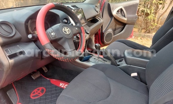 Acheter Occasion Voiture Toyota RAV4 Rouge à Yaoundé, Central Cameroon Acheter Occasion Voiture Toyota RAV4 Rouge à Yaoundé, Central Cameroon
