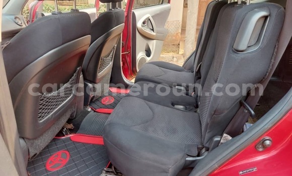 Acheter Occasion Voiture Toyota RAV4 Rouge à Yaoundé, Central Cameroon Acheter Occasion Voiture Toyota RAV4 Rouge à Yaoundé, Central Cameroon