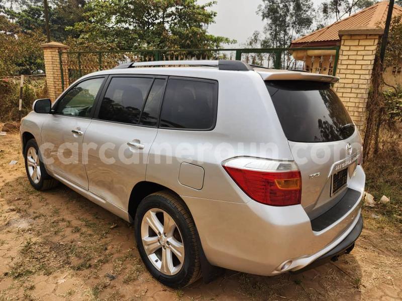 Big with watermark toyota highlander central cameroon yaounde 17523