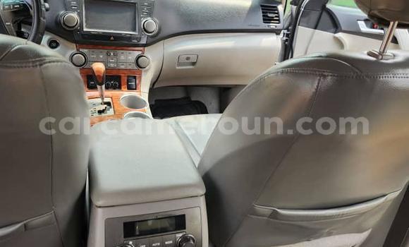 Buy Used Toyota Highlander Silver Car in Yaounde in Central Cameroon Buy Used Toyota Highlander Silver Car in Yaounde in Central Cameroon