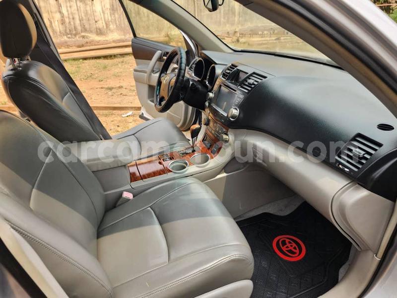 Big with watermark toyota highlander central cameroon yaounde 17523