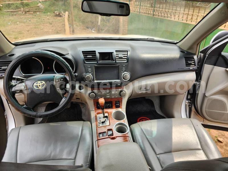 Big with watermark toyota highlander central cameroon yaounde 17523