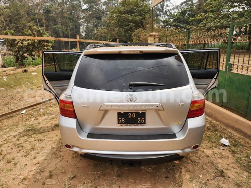Big with watermark toyota highlander central cameroon yaounde 17523