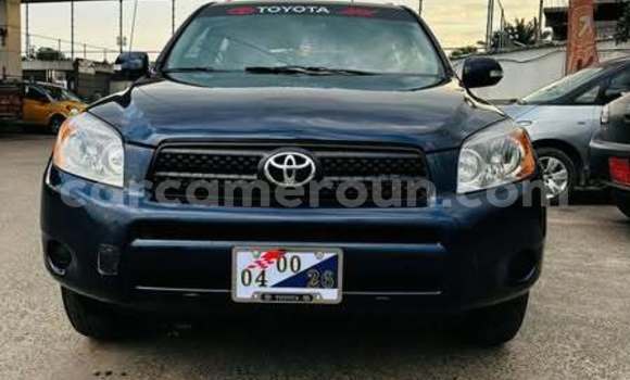 Sayi Na hannu Toyota RAV4 Black Mota in Douala a Ƙasar Kamaru