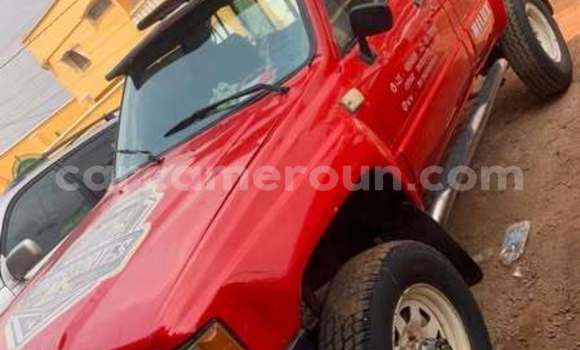 Sayi Na hannu Toyota Hilux Sauran Mota in Douala a Ƙasar Kamaru