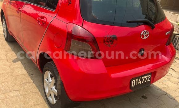 Sayi Na hannu Toyota Yaris Red Mota in Douala a Ƙasar Kamaru Sayi Na hannu Toyota Yaris Red Mota in Douala a Ƙasar Kamaru