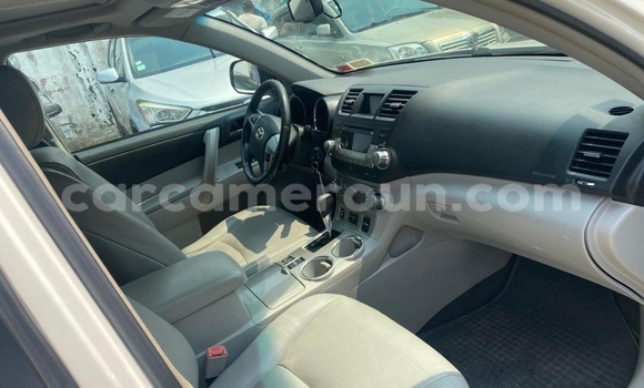 Acheter Import Voiture Toyota Highlander Blanc à Douala, Littoral Cameroon Acheter Import Voiture Toyota Highlander Blanc à Douala, Littoral Cameroon