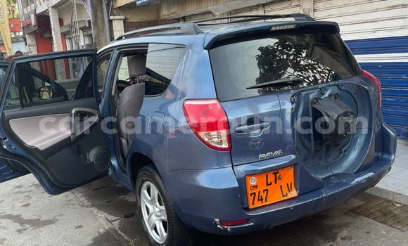 Acheter Occasion Voiture Toyota RAV4 Bleu à Douala, Littoral Cameroon Acheter Occasion Voiture Toyota RAV4 Bleu à Douala, Littoral Cameroon