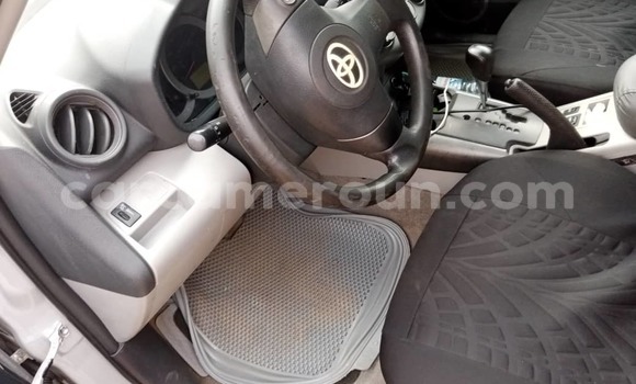 Acheter Occasion Voiture Toyota RAV4 Gris à Douala, Littoral Cameroon Acheter Occasion Voiture Toyota RAV4 Gris à Douala, Littoral Cameroon