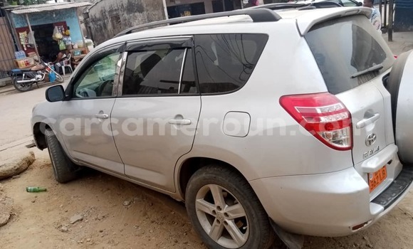 Acheter Occasion Voiture Toyota RAV4 Gris à Douala, Littoral Cameroon Acheter Occasion Voiture Toyota RAV4 Gris à Douala, Littoral Cameroon