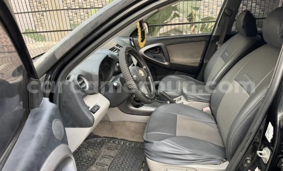 Acheter Occasion Voiture Toyota RAV4 Noir à Douala, Littoral Cameroon Acheter Occasion Voiture Toyota RAV4 Noir à Douala, Littoral Cameroon