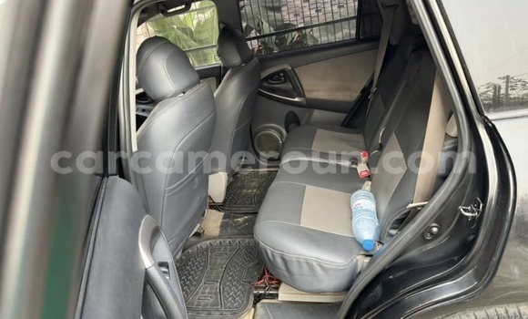 Acheter Occasion Voiture Toyota RAV4 Noir à Douala, Littoral Cameroon Acheter Occasion Voiture Toyota RAV4 Noir à Douala, Littoral Cameroon