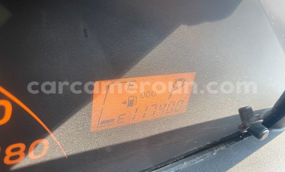 Sayi Sabo Toyota Yaris Blue Mota in Douala a Ƙasar Kamaru Sayi Sabo Toyota Yaris Blue Mota in Douala a Ƙasar Kamaru