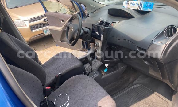 Sayi Sabo Toyota Yaris Blue Mota in Douala a Ƙasar Kamaru Sayi Sabo Toyota Yaris Blue Mota in Douala a Ƙasar Kamaru