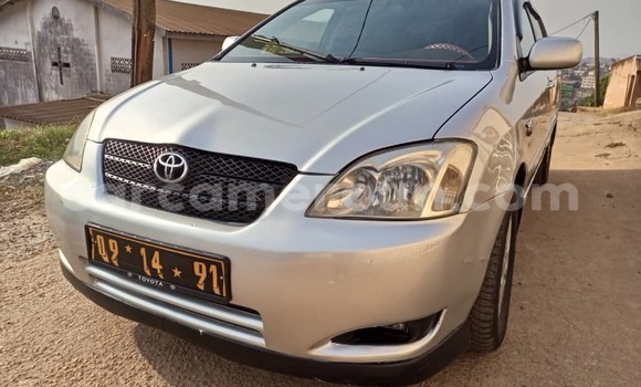 Sayi Na hannu Toyota Corolla Azurfa Mota in Yaounde a Babban Kamaru Sayi Na hannu Toyota Corolla Azurfa Mota in Yaounde a Babban Kamaru