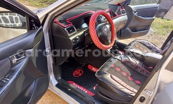 Sayi Na hannu Toyota Corolla Azurfa Mota in Yaounde a Babban Kamaru Sayi Na hannu Toyota Corolla Azurfa Mota in Yaounde a Babban Kamaru