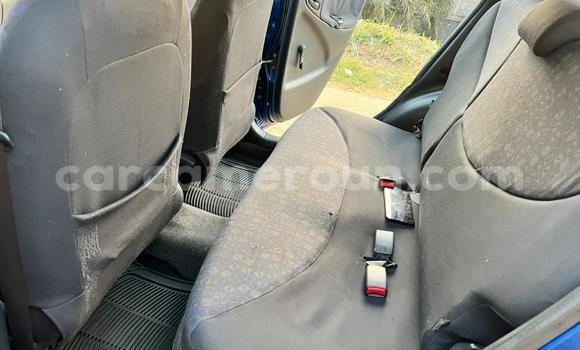 Sayi Na hannu Toyota Yaris Blue Mota in Yaounde a Babban Kamaru Sayi Na hannu Toyota Yaris Blue Mota in Yaounde a Babban Kamaru