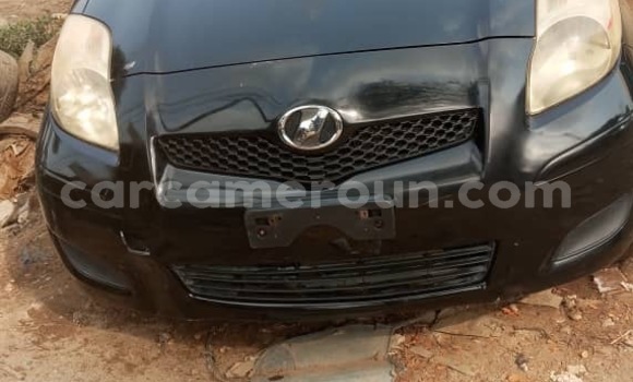 Sayi Na hannu Toyota Vitz Black Mota in Douala a Ƙasar Kamaru Sayi Na hannu Toyota Vitz Black Mota in Douala a Ƙasar Kamaru