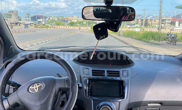 Sayi Na hannu Toyota Vitz Black Mota in Douala a Ƙasar Kamaru Sayi Na hannu Toyota Vitz Black Mota in Douala a Ƙasar Kamaru