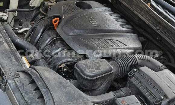 Buy Used Hyundai Sonata Silver Car in Yaounde in Central Cameroon Buy Used Hyundai Sonata Silver Car in Yaounde in Central Cameroon