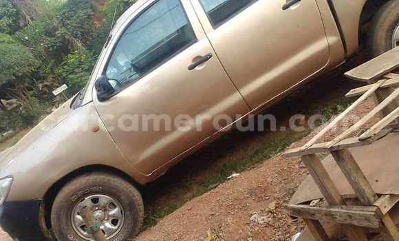 Sayi Na hannu Toyota Hilux M Mota in Yaounde a Babban Kamaru
