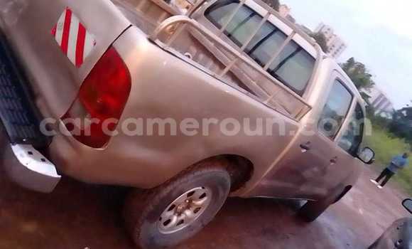 Acheter Occasion Voiture Toyota Hilux Beige à Yaoundé, Central Cameroon Acheter Occasion Voiture Toyota Hilux Beige à Yaoundé, Central Cameroon